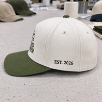 Casquettes de baseball personnalisées vert olive pour mariage, bicolores en coton avec broderie cursive, idéales pour les cadeaux d'invités de mariage