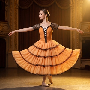 Robe de ballet romantique à volants en dentelle orange et noire La Esmeralda, costume de scène professionnel, corset, tutu de ballet style gitane - Product Image 1
