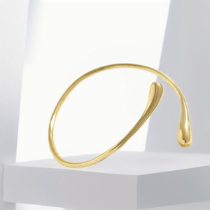Bracciale dal Design Minimalista ed Elegante, Anello Aperto Regolabile, Gioiello Versatile da Donna per Uso Quotidiano - Product Image 3