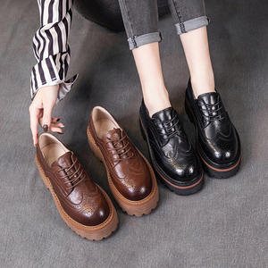 รองเท้าเดอร์บี้หนังแท้ทรงเหลี่ยม ดีไซน์ทันสมัยสำหรับฤดูใบไม้ร่วง  ใส่สบาย ทนทาน ระบายอากาศได้ดี กันน้ำ เหมาะสำหรับใส่ทำงานในออฟฟิศ - Product Image 2