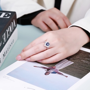 แหวนแต่งงานหรูหราแบบคริสเตียนประดับไพลินทรงลูกแพร์ทองคำแท้ 18K แบบสั่งทำขายส่งสำหรับผู้หญิงสวมใส่ในชีวิตประจำวัน - Product Image 2