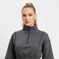 Ensemble Athleisure Sculpté Sur Mesure pour Femme : Sweat-shirt Court à Demi-Zip et Pantalon de Survêtement Plissé Assorti – Fabrication OEM