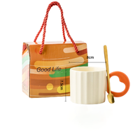 Mug de voyage en céramique grès, design personnalisé avec monuments, pour les magasins de souvenirs de destination, les cadeaux d'hôtel et les projets OEM/ODM