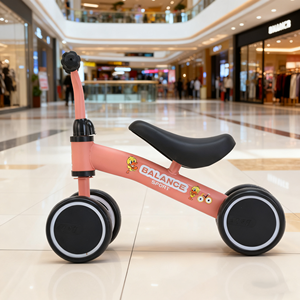 Vélo d'équilibre pour tout-petits à 4 roues, 6 pouces, conception sécurisée pour les débutants - Product Image 4