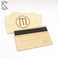 Hochwertige Goldprägung Bassholz-Holz-RFID-NFC-F08-Chips Magnetstreifen-Mitgliedskarte für Türzugang, Zahlung und Hotelgebrauch