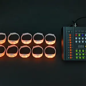 Perlengkapan pesta acara dekorasi pesta DMX RFID perangkat lunak komputer kontrol Audio suara musik gelang LED khusus