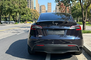 ฟิล์มไวนิลหุ้มรถยนต์ PET สีดำคริสตัลเงาสีน้ำเงินคุณภาพสูง 7.5 มิล ฟิล์มเปลี่ยนสีได้ ซ่อมแซมตัวเองได้ ป้องกันรอยขีดข่วน สติ๊กเกอร์ตกแต่งรถยนต์ - Product Image 4