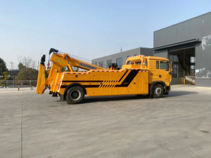 Camion de remorquage lourd intégré CLW 16 tonnes avec flèche télescopique pour le sauvetage des véhicules accidentés sur autoroute et le dégagement des voies rapides - Product Image 3