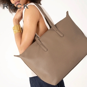 Wholesale Luxury New Design Female <strong>Tote</strong> Handbag Large Capacity PU Leather Shoulder <strong>Bag</strong> <strong>with</strong> <strong>Zipper</strong> Closure for Winter Outdoors - Product Image 4
