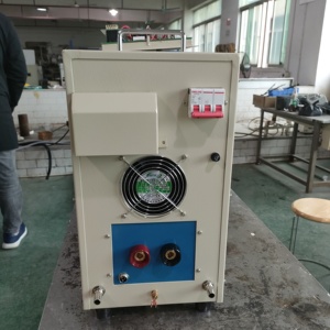 Nouvelle conception, machine de scellage de bouchons de bouteilles à induction intelligente, à économie d'énergie, 15 kW, pour sceller les bouchons en aluminium - Product Image 4