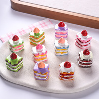 Breloques en résine Gâteau aux fraises, Miniatures alimentaires DIY, Accessoires pour boucles d'oreilles et breloques de téléphone, Vente en gros