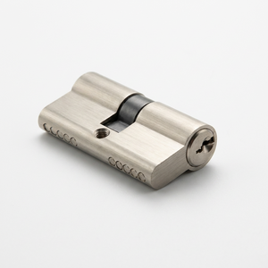 <span class=keywords><strong>Serrure</strong></span> cylindrique en laiton de 60 mm (30/30) à double ouverture centrale en forme de gourde <span class=keywords><strong>avec</strong></span> 3 clés standard pour serrures à mortaise de norme européenne - Product Image 1