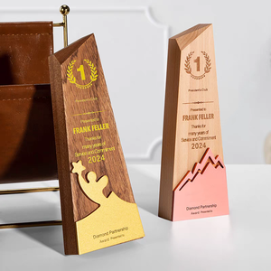 Hbl Uv प्रिंटिंग गोल्ड सिल्वर कॉपर लेजर उत्कीर्णन लकड़ी ट्रॉफी पुरस्कार के लिए पट्टिका - Product Image 3