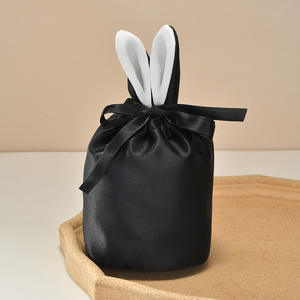 Bolsitas personalizadas de terciopelo con cordón para Conejo, cesta de regalo de Pascua, recuerdo de boda - Product Image 6