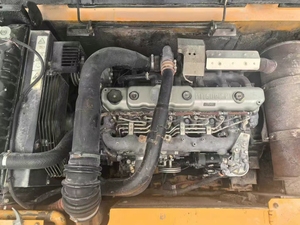 Precio barato de fábrica Original KATO HD820R Excavadora de tamaño mediano con orugas hidráulicas diésel con excelentes condiciones de trabajo a la venta - Product Image 5