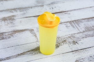 Disposable PP Beverage Tumbler with Flip Lid Plastic Drinking <b>Cup</b> for Water Juice Tea and Takeaway <b>Cold</b> Beverages - Product Image 4