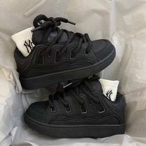 2024 inverno nuovo stile <span class=keywords><strong>da</strong></span> <span class=keywords><strong>uomo</strong></span> e <span class=keywords><strong>da</strong></span> donna Sneakers universali in edizione limitata <span class=keywords><strong>scarpe</strong></span> bianche alla moda con suole spesse <span class=keywords><strong>scarpe</strong></span> col <span class=keywords><strong>tacco</strong></span> <span class=keywords><strong>alto</strong></span> - Product Image 5