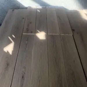 11mm इंजीनियर फर्श ओक अंधेरे ओक की लकड़ी रंग लकड़ी की छत घर के अंदर उपयोग दृढ़ लकड़ी का फर्श