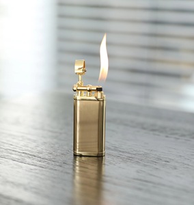 Briquet à huile métallique coupe-vent avec flamme nue, accessoire de fumeur, cadeau d'affaires pour garçons, avec design incliné pour pipe, portable - Product Image 6