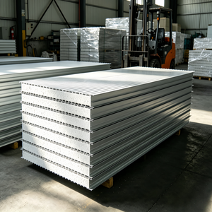 Fournisseur chinois de panneaux <span class=keywords><strong>sandwich</strong></span> en PU de 50 mm/75 mm/100 mm, panneaux <span class=keywords><strong>sandwich</strong></span> de toiture ondulés imperméables pour la construction industrielle - Product Image 2