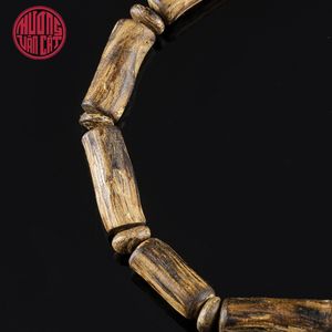 Elegante Pulsera de Agarwood para Mujer con Forma de Bambú y Cuentas Semisuecidas, Joyería Sofisticada de Oud - Product Image 4