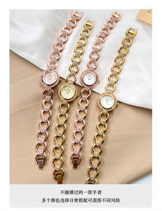 นาฬิกาควอตซ์โซ่หรูหราน้ำหนักเบาพิเศษสำหรับผู้หญิงสำหรับเทศกาลคริสต์มาส - Product Image 2