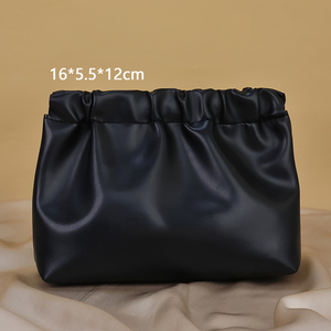 <span class=keywords><strong>Pochette</strong></span> de maquillage matelassée personnalisée en PU à motif à pois avec fermeture à cordon pour mini rouge à lèvres, sac de toilette CN SIC <span class=keywords><strong>MK</strong></span>-172 - Product Image 1