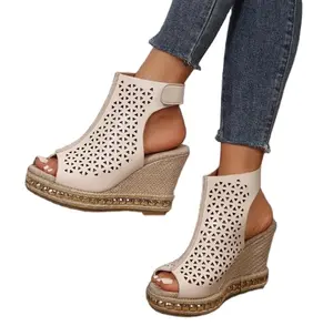 Yeni stil fabrika kaynağı büyük boy nefes Peep Toe kenevir halat kalın Soled bir çizgi toka kadın kama sandalet
