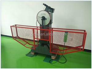 Équipement d'essai d'<span class=keywords><strong>impact</strong></span> <span class=keywords><strong>Charpy</strong></span> à pendule à encoche en <span class=keywords><strong>V</strong></span> de 2 mm avec chambre basse température automatique - Product Image 1