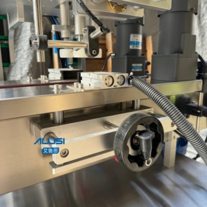 Machine automatique de vissage de bouchons pour ligne de production de remplissage de cosmétiques, shampooings et lotions - Product Image 4