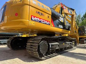 Excavatrice sur chenilles hydraulique CAT 320D2 d'occasion pour travaux de terrassement et de construction - Product Image 2