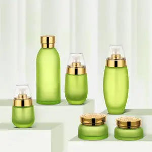 Set Botol dan Guci Kosmetik Botol Kaca Buram Kosmetik Tutup Emas Kemasan Kulit Mewah Hijau 50 Ml MOQ Kecil