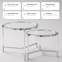 Ensemble de 2 tables basses gigognes rondes avec plateau en verre, structure en métal argenté et pieds en acrylique – Meubles de salon modernes et luxueux