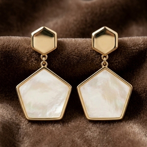 Boucles d'oreilles pendantes géométriques doubles personnalisées en gros, plaquées or, en nacre naturelle, hypoallergéniques, bijoux minimalistes pour femmes - Product Image 3