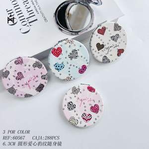 Specchio Portatile Rotondo Calmerry con Cuori Leopardati e Strass per Trucco Femminile, Stile Hollywood Glam, in Plastica, per San Valentino - Product Image 3