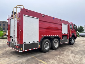 Sinotruk 6x6 All Drive Fire Fighter Engine Nuevo producto <span class=keywords><strong>de</strong></span> camión <span class=keywords><strong>de</strong></span> bomberos cisterna <span class=keywords><strong>de</strong></span> combustible diésel - Product Image 5