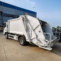 Camion de ramassage des ordures ISUZU KV100 4X2 6cbm Euro 3 130HP, camion compacteur de déchets pour la collecte des ordures