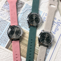 Nouvelle Arrivée Montre Digitale à Quartz pour Femme Style Frais Bracelet en Silicone Vente en Gros Directe d'Usine Grand Cadran