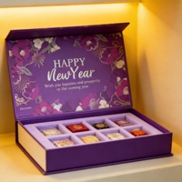 Boîte cadeau magnétique rectangulaire en carton de luxe de style rétro en forme de livre pour l'emballage de pâtisseries au jaune d'œuf, de bonbons, de chocolat et de biscuits