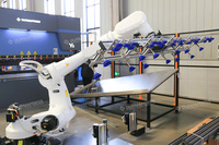 Prensa Plegadora CNC Industrial con Brazo Robótico 200T 3200mm DA69S 8+1 Ejes, Máquina de Plegado Automática Servo para Procesamiento de Chapa Metálica