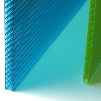 Feuille creuse moderne transparente et durable en polycarbonate pour voitures de plein air lucarnes lucarnes Feuilles de soleil pour toiture en nid d'abeille Feuilles gaufrées en PC