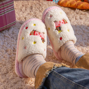 Pantoufles en coton dessin animé <span class=keywords><strong>chien</strong></span> <span class=keywords><strong>pour</strong></span> femmes 2025 automne/hiver nouvelle maison intérieure chaude et antidérapante - Product Image 6