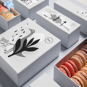 Boîte à biscuits en papier blanche de petite taille 6x6x3 pouces, design personnalisé pour les fêtes - Product Image 1