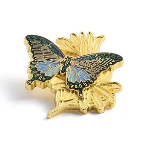 Fabricante de design de moda criativo emblema de metal para presente feminino borboleta colorida