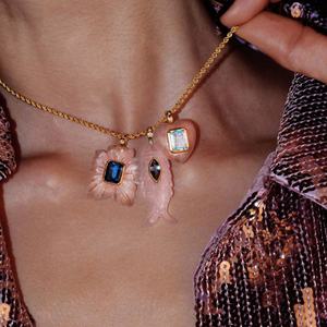 ผู้ผลิตจี้ห้อยแบบกำหนดเอง กันน้ำ ชุบทอง 14k 18k PVD  วัสดุสแตนเลสสตีล 316L สำหรับทำเครื่องประดับ - Product Image 2