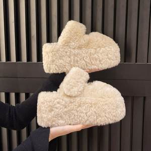 Pantuflas de invierno personalizadas al por mayor, pantuflas de felpa para interiores, pantuflas suaves para el hogar, pantuflas de lana de color liso. - Product Image 5