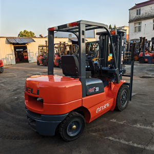 Minicargadora Hidráulica Usada de 3 Toneladas, Fabricada en China, con Motor Diésel, Longitud de Horquilla de 2 m, Ancho de Horquilla de 2,5 m, Todoterreno - Product Image 2