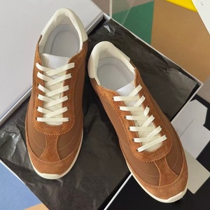 Los Nuevos Zapatos Planos de Piel de Lujo Ligero del Diseñador son Adecuados Tanto para Hombres como para Mujeres como Zapatos Deportivos para Caminar, Cálidos y Antideslizantes - Product Image 1