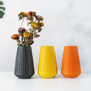 Vase nordique Morandi, ornements pour fleurs séchées, design créatif, minimalisme moderne, fait main, décoration de salon, décoration de la maison - Product Image 3