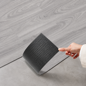 Planche <span class=keywords><strong>de</strong></span> vinyle auto-adhésive LVT, couleur moderne, faible teneur en COV, taille personnalisée, emballage en carton, distributeur, vente en gros, OEM - Product Image 2